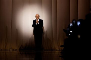 ファッション界の巨匠、ジョルジオ・アルマーニ氏死去　輝かしい功績を振り返る