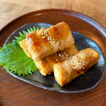おいしさがじゅわっ♪お得感も栄養も満点な「高野豆腐ジューシー肉巻き」