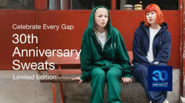 【Gap×PUFFY】日本上陸30周年♡限定スウェット&記念Tシャツ登場