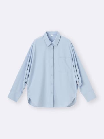 体型拾わないシャツ →【GU】で発見！ 40・50代が参考にしたい♡「こなれコーデ」