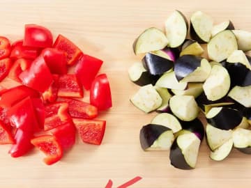 【マヨネーズでしっとり】メカジキと夏野菜の『梅みそソテー』が絶品　簡単レシピを紹介