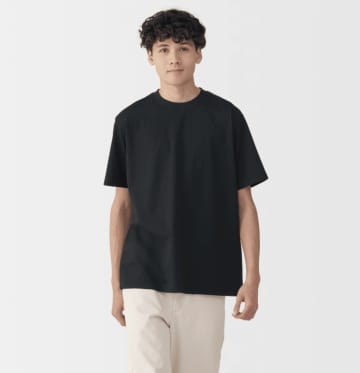 たった990円は本当？無印良品の神Tシャツが定番なワケ。口コミを徹底調査したら意外な事実が…
