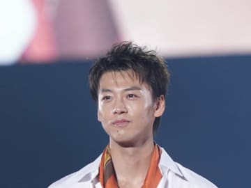 竹内涼真「なぜそこから？」客席からまさかのサプライズ登場“衝撃光景”「お騒がせしました！」粋な演出をEXIT兼近が称賛「やってくれたぜ！」
