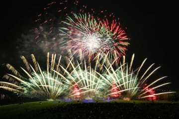 国内最大級3万5千発の花火　北海道・室蘭で初開催