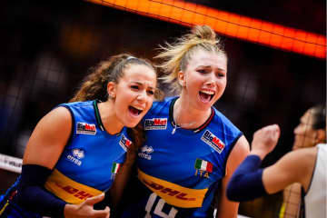 イタリアが激闘を制し決勝進出！ 日本と3位決定戦で戦うのはブラジル【世界バレー女子2025】