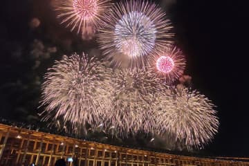 想像よりやばい！ 万博「秋の花火大会」はじまる、圧巻の５分間で客魅了