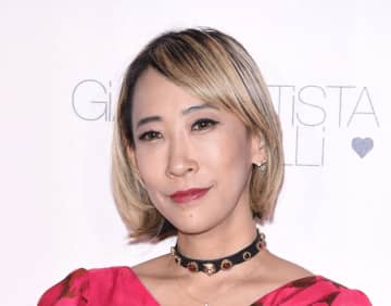 蜷川実花がミャクミャクとコラボするとこうなる。ポップな花柄に「オリジナル超え」の声も
