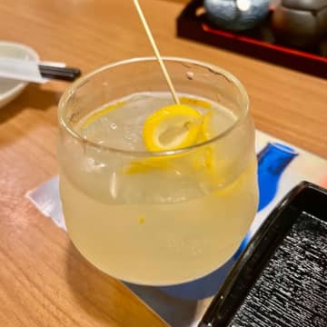 【鳥居くぐり】新宿で見つけた、神社風の和空間で楽しむ！おでん食べ放題×和モダングルメ