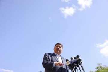 シカゴは「戦争省と呼ばれる理由を知ることになる」　トランプ氏、移民取り締まりを前に