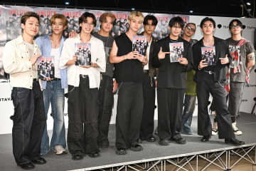 THE JET BOY BANGERZ、初のアーティストブックは「宝物」　“生みの親”EXILE AKIRAからのサプライズメッセージに感激