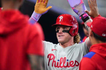 MLBのホームランボールを巡り大騒動。少年からボールを奪った観客の辛すぎる結末