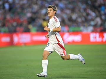 日本選手の足を蹴り…ラフプレーが多かった中米の雄。南野への悪質なファウルに激昂した堂安が発した“意外な言葉”「思った以上にメキシコが…」【現地発】