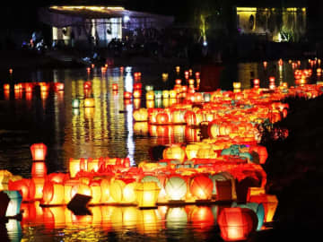 資江を彩る河灯歌フェスティバル　中国・桂林市