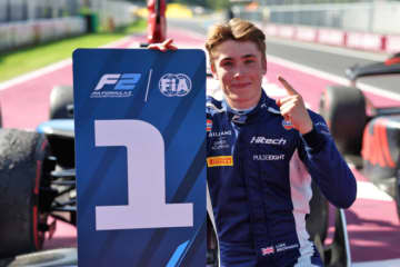 ウイリアムズ育成ブラウニングがポール・トゥ・ウイン。大荒れのレース2を制し、FIA F2初優勝飾る／第11戦