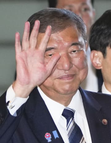 石破首相、退陣へ　総裁選要求で続投断念