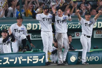 阪神、2年ぶり7度目のセ制覇　貯金独占でぶっちぎりV…完封リレーに甲子園熱狂