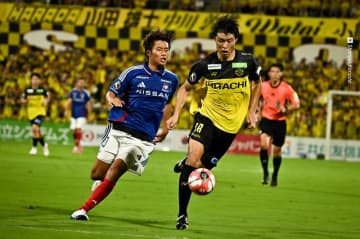 柏が2戦合計5－1で2020年以来の準決勝進出！　戸嶋の後半AT弾で横浜FMに勝利