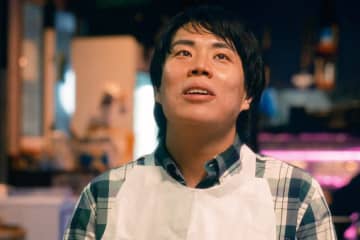 ファン待望！令和ロマンのくるま＆元BiSH加藤千尋、長編映画出演初出演『ミーツ・ザ・ワールド』場面写真