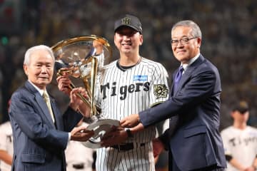 【阪神】藤川監督　守護神・岩崎優の登場曲〝演出〟にニヤリ「後ろで隠れていました」