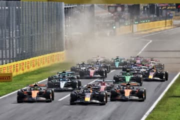 フェルスタッペン完勝、マクラーレン勢に19秒差で今季3勝目。角田裕毅は入賞ならず【決勝レポート／F1第16戦】