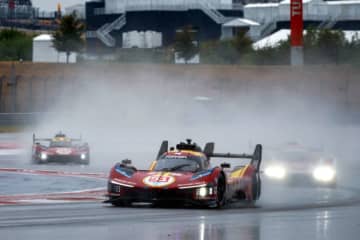 2番手スタートの51号車がクビサ組フェラーリを逆転。雨が長時間のSCと赤旗を呼ぶ【第6戦決勝前半レポート】