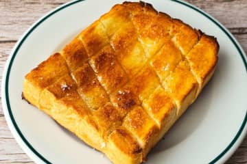 罪悪感ヤバくて悶絶する「はちみつ塩パン」　サクじゅわ食感がたまらなかった