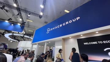 業界初「バッグレス設計」で何が変わる？ エコバックス最先端ロボット掃除機の衝撃を「IFA2025」で現地取材！