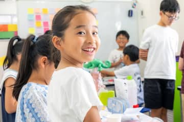 AIと英語で育む小学生の起業家精神、アライブが実践プログラムを実施