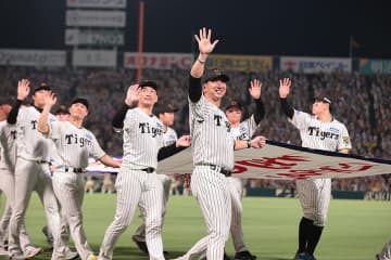 阪神V決定前に虎党涙のワケ「ほんとこれは感動した」　粋な演出にOBも思わず「泣ける」