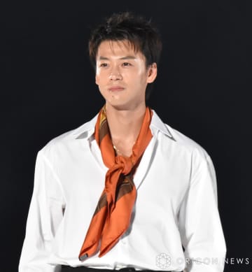 『TGC』竹内涼真、観客席から登場に会場絶叫　サプライズ出演にニヤリ「新鮮で良かった」