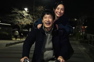 『平場の月』主題歌は星野源書き下ろし　堺雅人×井川遥の切ない恋模様を映し出す新予告も