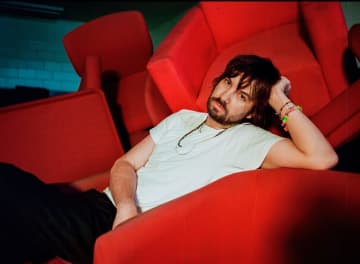 テーム・インパラ、10/17(金)に5年半ぶり新作アルバム『Deadbeat』リリース！「Loser」のミュージック・ビデオも公開