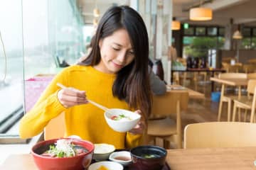 平日のランチ代は「500円」ほどで抑えています。ほかの人はどのくらいかけているのでしょうか？