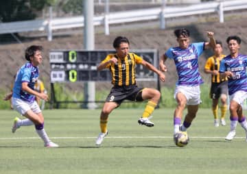 日章学園が首位浮上　プレミア復帰目指す鹿児島城西は0-5で敗れ2位後退