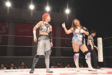 【東京女子】まなせゆうな＆凍雅がコンビ初戦で好発進し、プリンセスタッグ王座挑戦をアピール！「この勢いのままタッグベルトに挑戦します！」