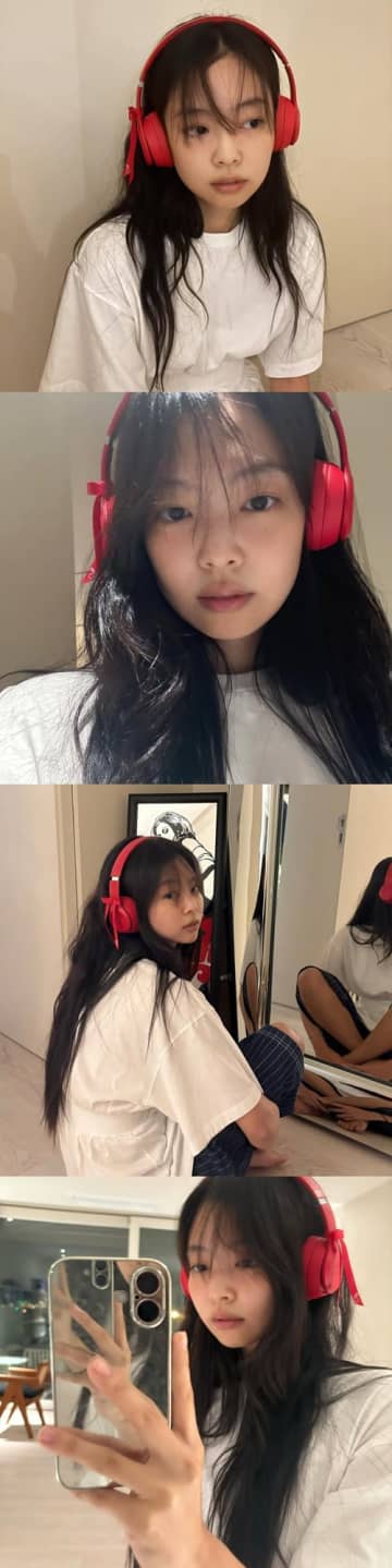 BLACKPINK・ジェニー、“お家デート感”あふれるナチュラル美貌…コラボヘッドフォン姿に反響【PHOTO】