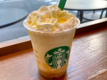 【スタバ新作先行】洋なしがジュワ～っととろける幸せ体験♡フラペチーノ史上最もフルーティーかも。《編集部レビュー》