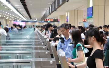 開通から4年、珠海・青茂出入境検査場の利用者数1億300万人突破―中国
