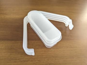 ダイソーの「袋キャップ」を付けるだけ！冷凍庫のプチストレスを軽減
