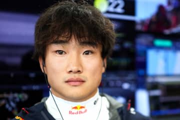 【F1】「最近のわずかな収穫が“ゴミ箱行き”に」角田裕毅のポイント圏外13位を専門メディア酷評...「状況が上向いたのは、せいぜい２周」