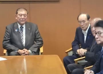 解散構想に菅氏怒り、石破首相へ直接電話…辞任決断きっかけの三者会談、背景が明らかに