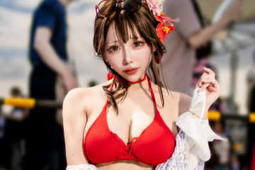 【コスプレ】『NIKKE』サクラの夏衣装が魅惑的すぎる！脅威の3サイズを持つ美女レイヤーに思わず釘付け【写真6枚】