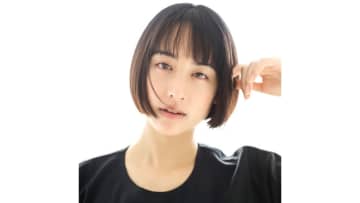 山本美月 2歳の子どもと大阪万博へ！「なかなかレベル高い」“初2人旅”で自撮りやミャクミャクグッズを持つ姿に「楽しめて何よりです」