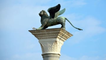 ベネチア観光名所の有翼の獅子像、実は中国製　イタリア研究チームが解析
