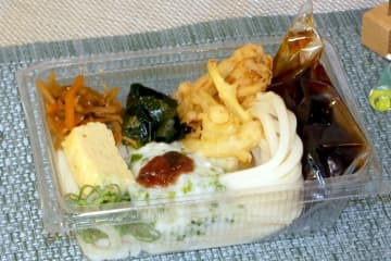 丸亀製麺「梅とろろオクラうどん弁当」、9月9日発売