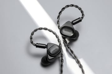 ACTIVO、13200円のオリジナルIEM「VOLCANO」にブラックモデル