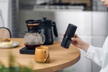 コレス、持ち運べる電動コーヒーグラインダー