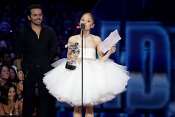 アリアナ・グランデ、音楽授賞式「2025 MTV Video Music Awardsで年間最優秀ビデオ賞を受賞、レディー・ガガは最多4冠達成
