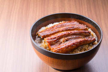 料理研究家リュウジ『ジェネリック鰻丼』のレシピを公開!”小骨なし”なのに『本当にうなぎの味がする』まさかの再現度がネットでも話題沸騰「我が子が夢中で食べてる姿を見て感謝しかありません…」「(子どもが)小骨が嫌でいつも苦戦してるので、むしろこれが良いですね!!」主婦から感謝の声多数