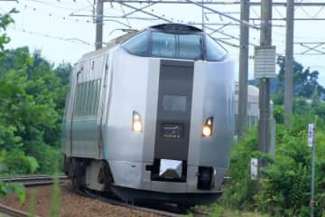 JR北海道「中速新幹線車両」を導入か。函館線高速化対応、特急電車を一新へ